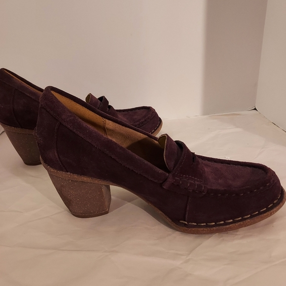 Unstructured by Clarks Carleta Belle Purple Suede Heeled Loafers in Size 8 M - Picture 6 of 11